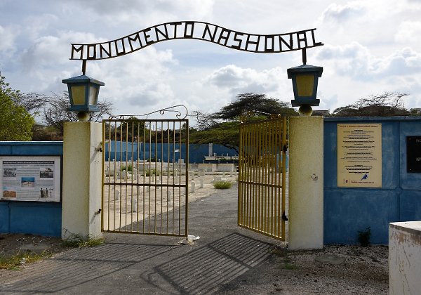 Curacao Cemetery: Santana Kolebra Berde