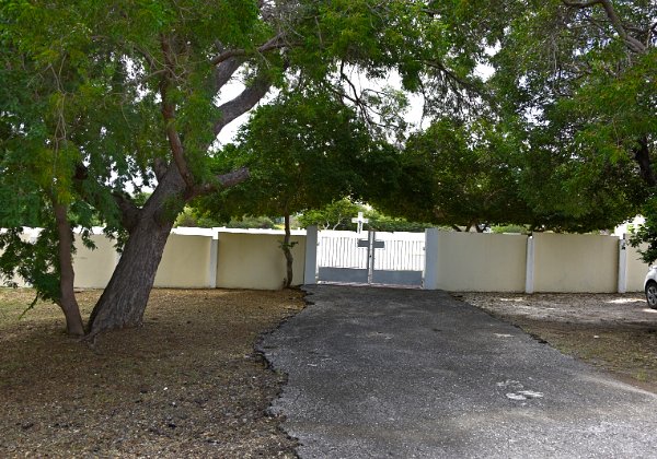 Curacao Cemetery: Sisters of Roosendaal